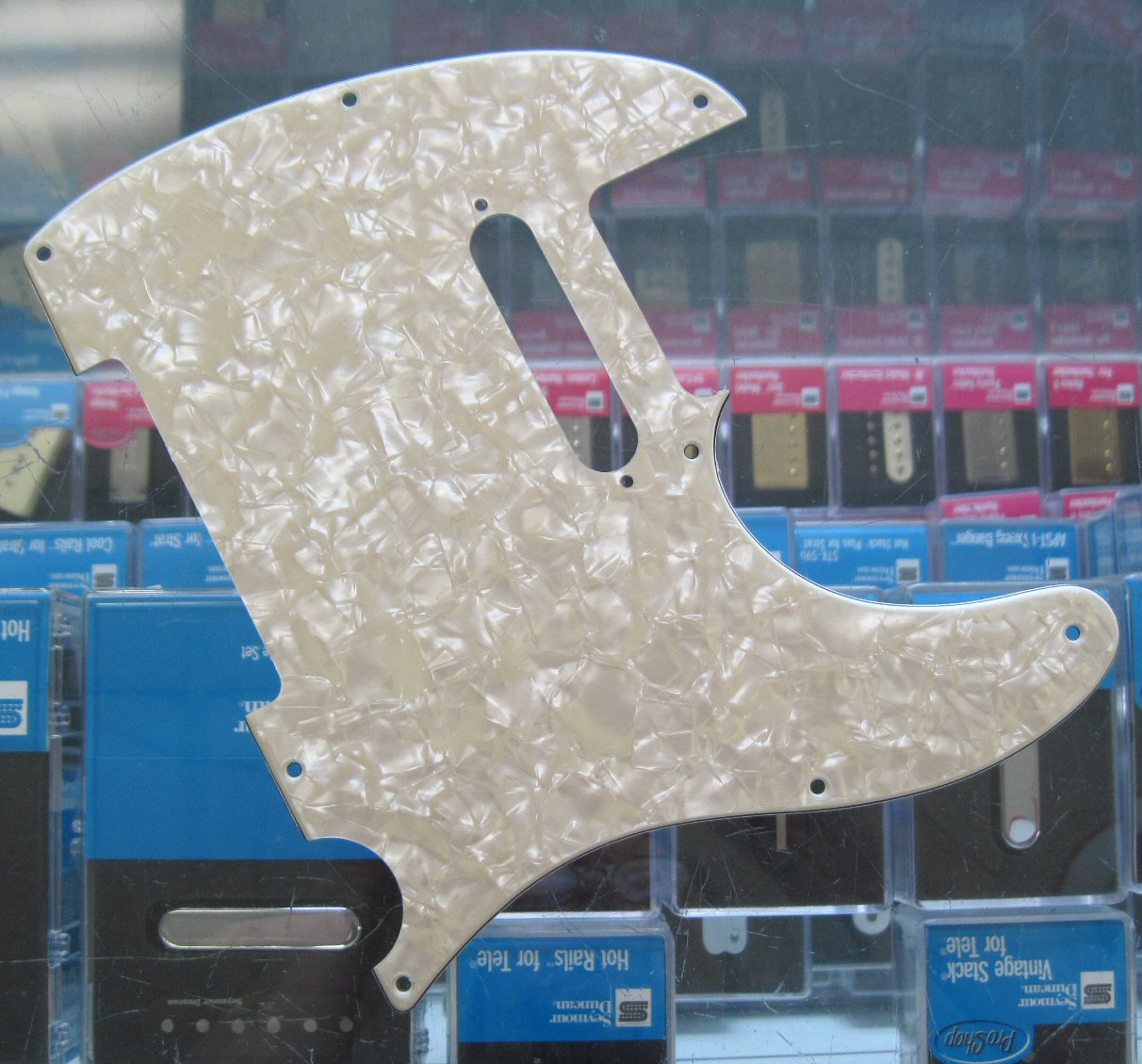 006-4031-000 Fender 4-ply Aged White Pearloid Standard Tele Pickguard