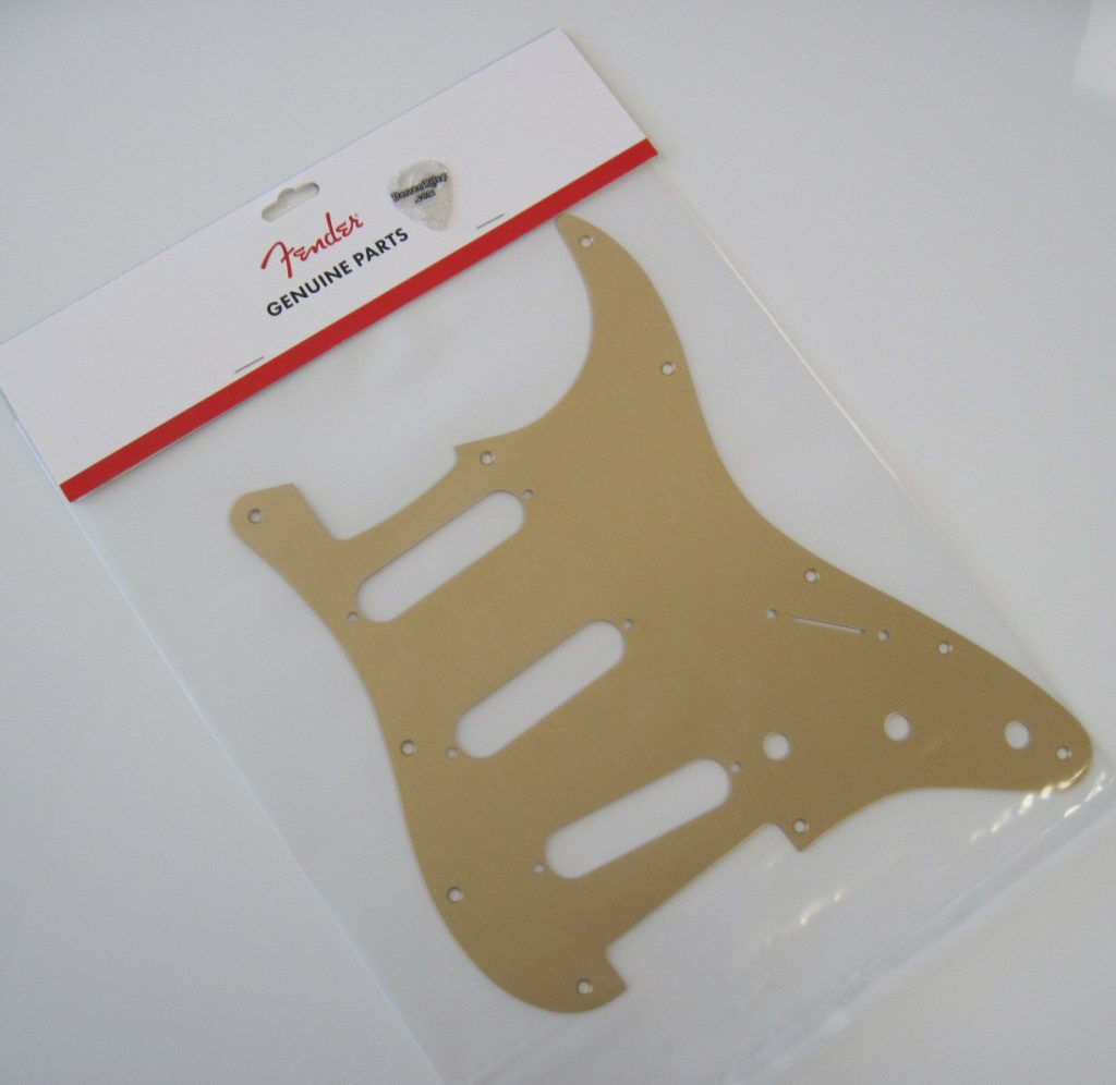 Fender Standard Stratocaster Pickguard Gold Anodized 0992139000 099