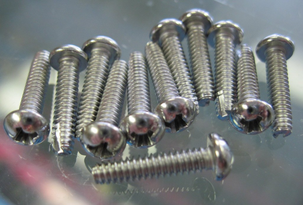 Fender screws