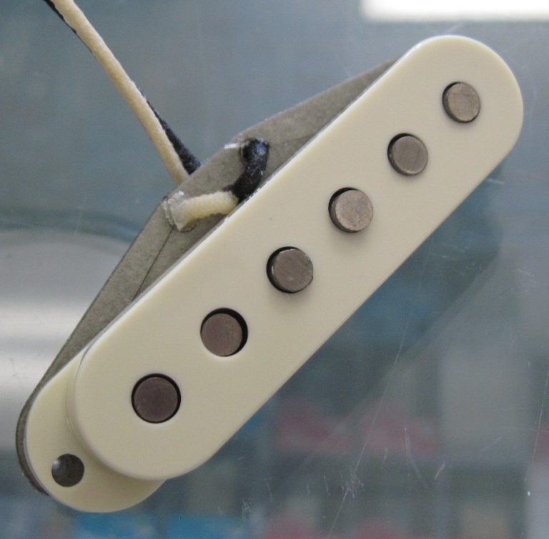 Fender American Vintage 65 Stratocaster Single Pickup 0992237000 099