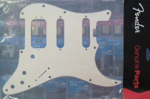 Fender American Elite Stratocaster HSS Pickguard Parchment 0992192003