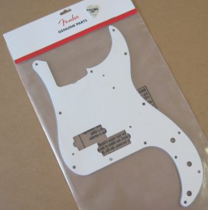 Fender 62 Precision Bass Pickguard 3-ply White 0991361000