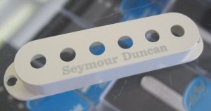 Seymour Duncan Stratocaster pickup cover – parchment